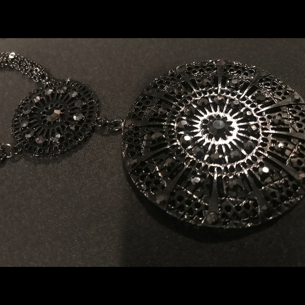 Round hanging double necklace - Picture 2 of 6